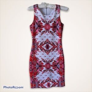 GB Red and White Scuba Dress Bodycon Floral Geo Back Zipper Gianni Bini Size XS
